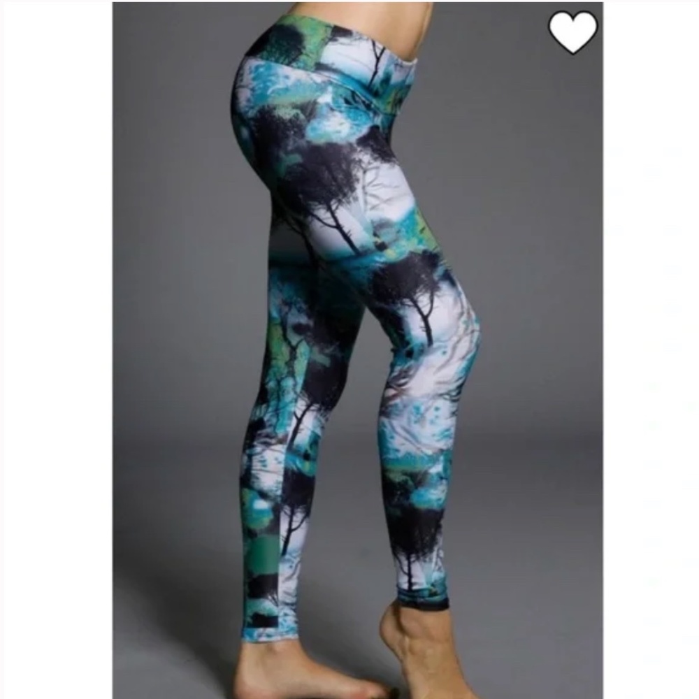 NEW! Onzie Forest Print Full Length Leggings Size Small/Medium